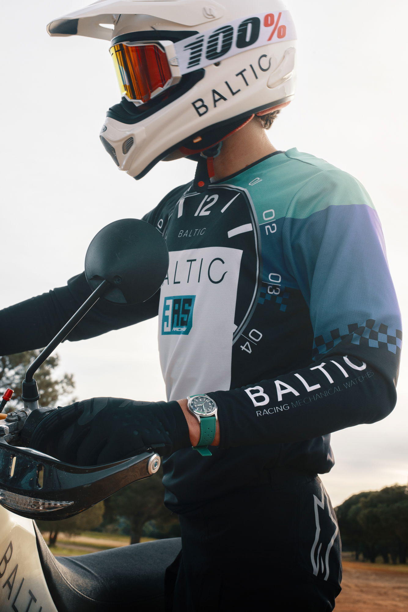 BALTIC HERMÉTIQUE DUAL TIME 世界200本限定 Introducing: The Baltic Hermétique Dual Time Enduropale Edition