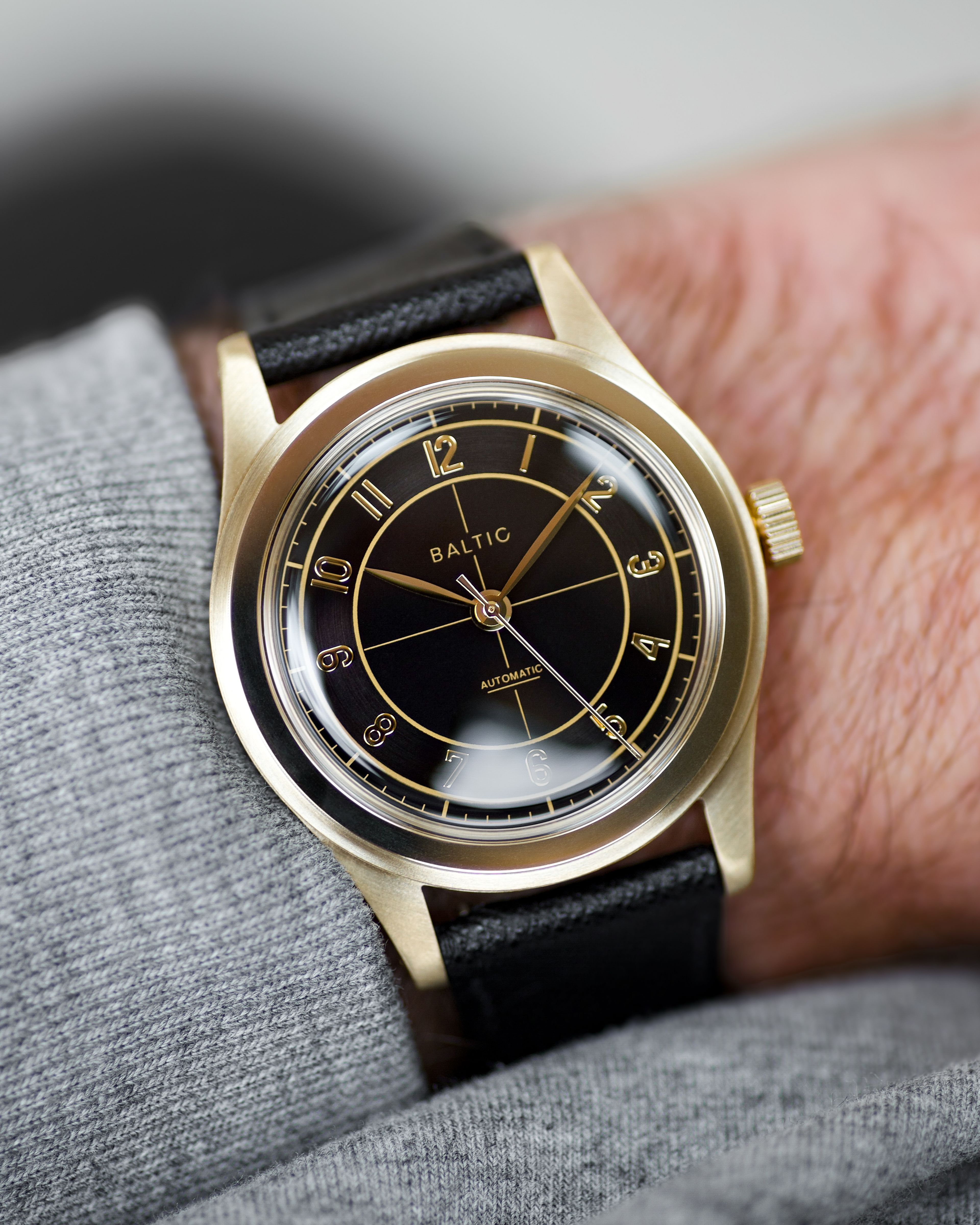 HMS 002 - Gold PVD - Black