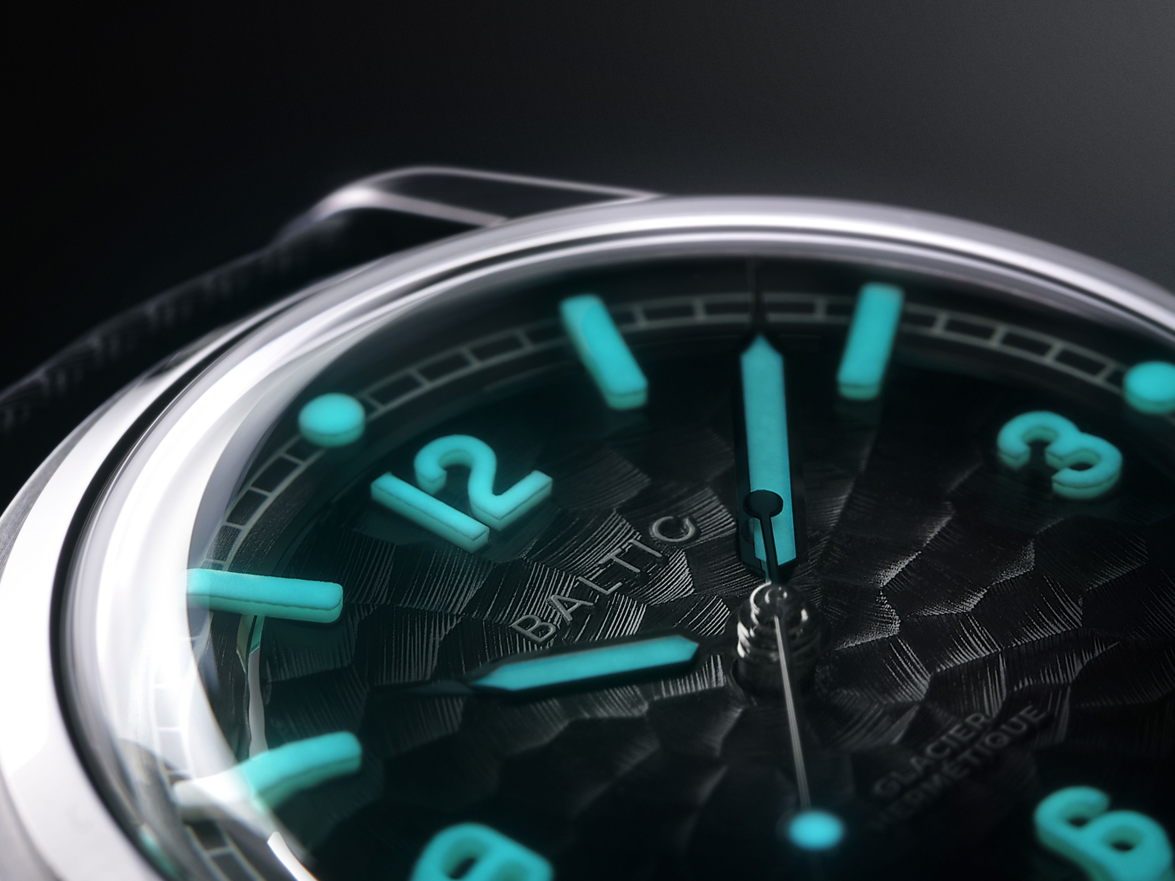 Hermétique Glacier Black | Baltic Watches
